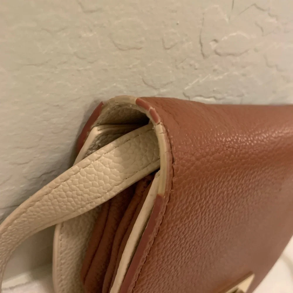 Steve Madden | Brown and Cream Cross Body Purse - Picture 4 of 10